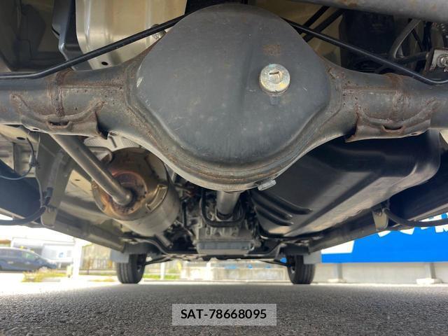 Suzuki EVERY 2023-06 8648446-18