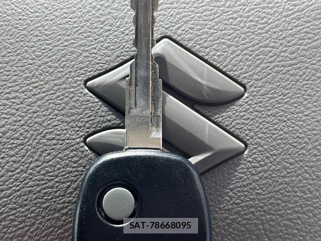 Suzuki EVERY 2023-06 8648446-4