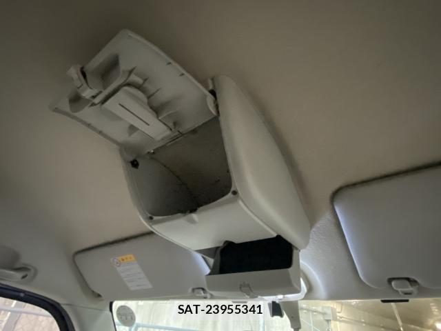 Suzuki EVERY 2011-04 8648692-12