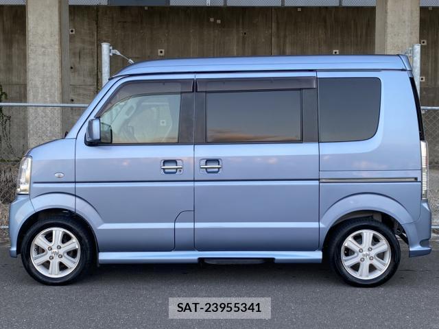 Suzuki EVERY 2011-04 8648692-16