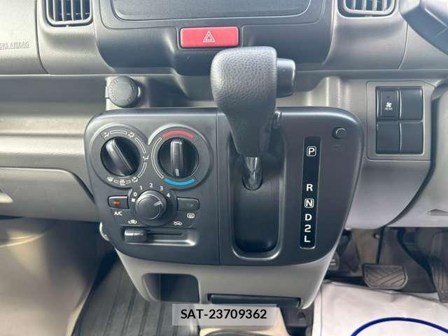 Suzuki EVERY 2016-08 8649110-10