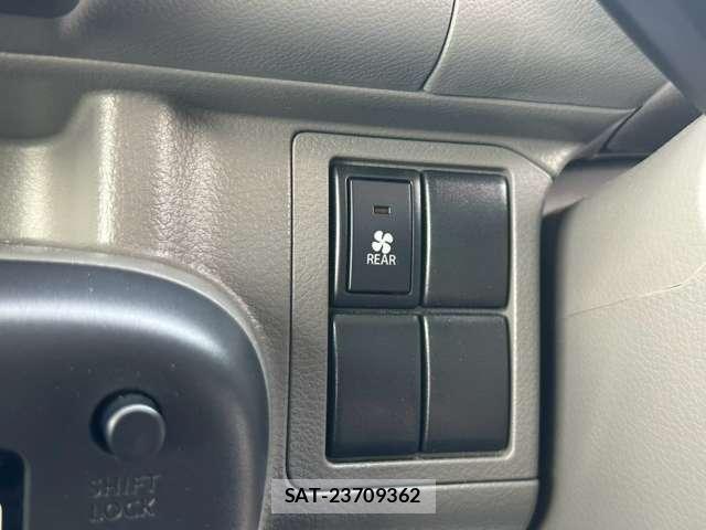 Suzuki EVERY 2016-08 8649110-11
