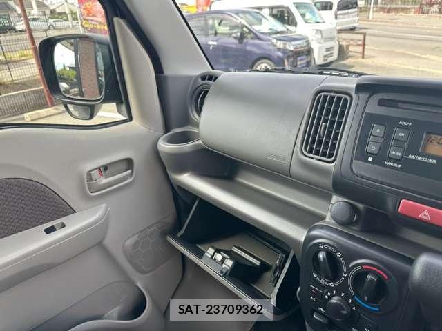 Suzuki EVERY 2016-08 8649110-7