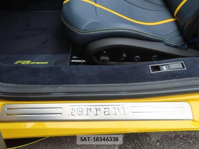 Ferrari F8 Spider 2021-02 8646788-5