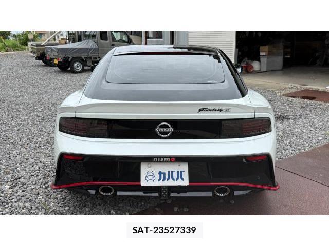 Nissan FAIRLADY Z 2024-12 8649625-3