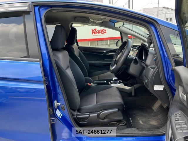Honda FIT HYBRID 2013-09 8646659-12