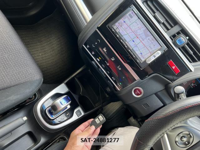 Honda FIT HYBRID 2013-09 8646659-13