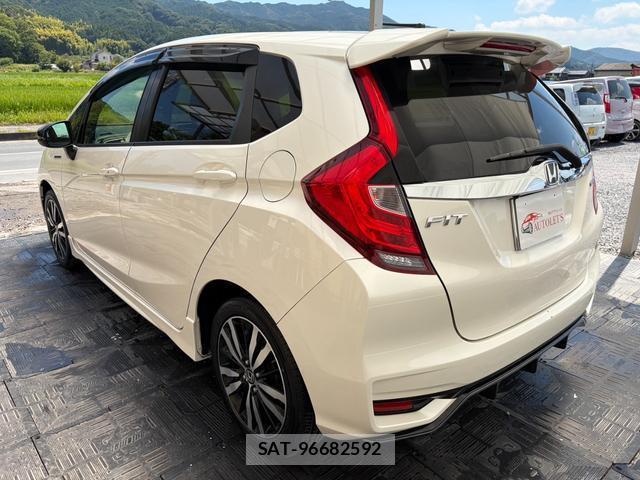Honda FIT HYBRID 2018-05 8647468-1