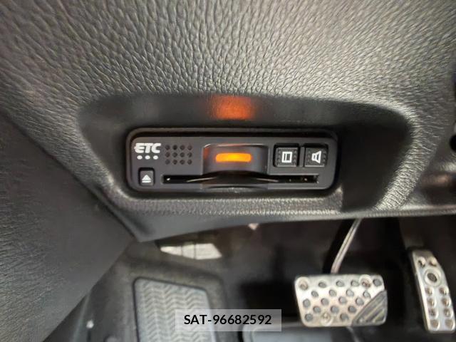 Honda FIT HYBRID 2018-05 8647468-10