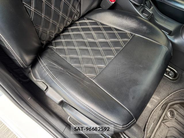 Honda FIT HYBRID 2018-05 8647468-12