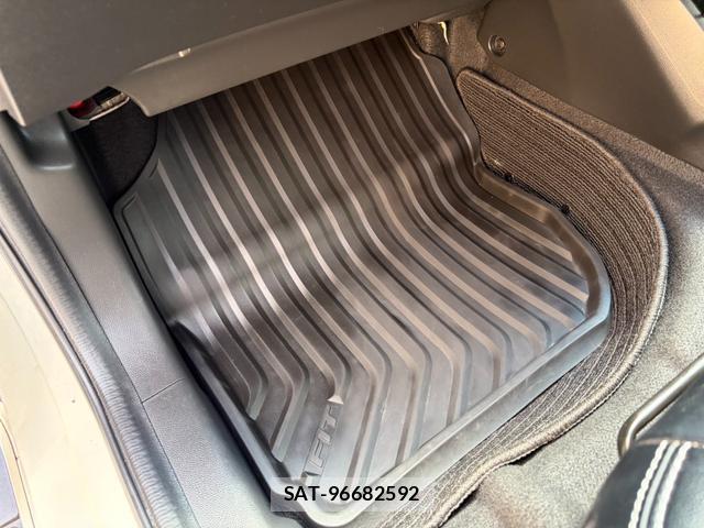 Honda FIT HYBRID 2018-05 8647468-17