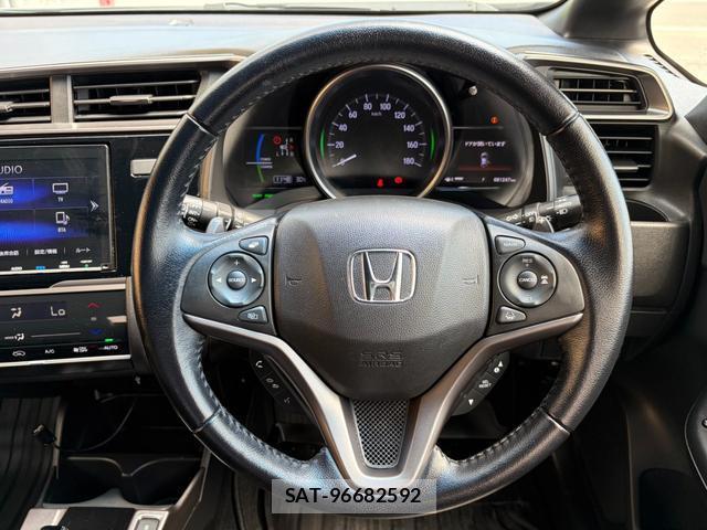 Honda FIT HYBRID 2018-05 8647468-8