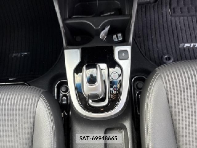Honda FIT HYBRID 2018-06 8649028-3