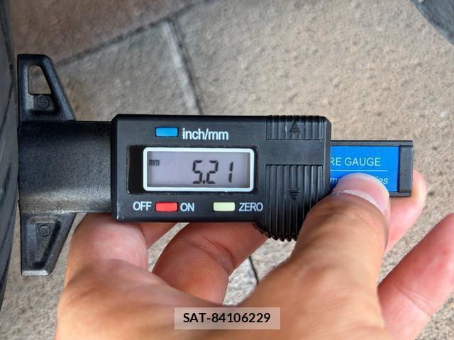 Honda FIT HYBRID 2013-08 8649388-11