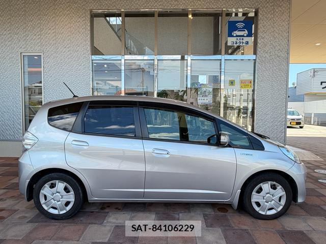Honda FIT HYBRID 2013-08 8649388-4