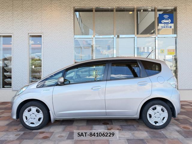 Honda FIT HYBRID 2013-08 8649388-9