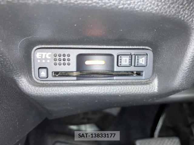 Honda FIT HYBRID 2018-05 8653577-17