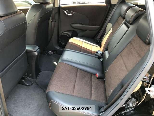Honda FIT SHUTTLE HYBRID 2014-04 8647135-8