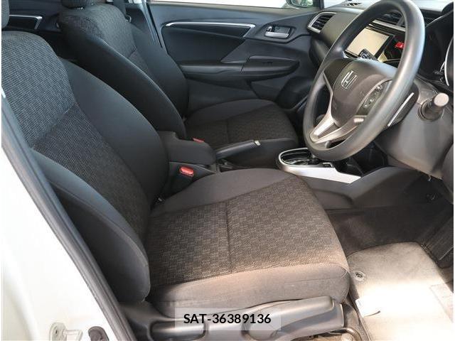Honda FIT 2016-11 8646971-11