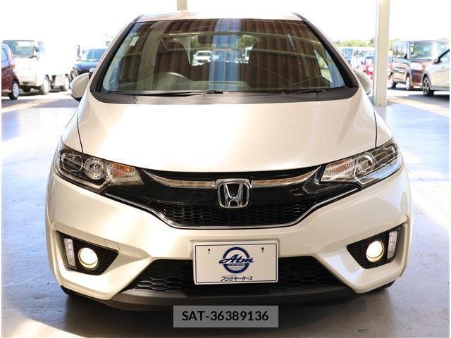 Honda FIT 2016-11 8646971-18