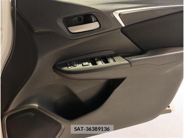 Honda FIT 2016-11 8646971-3