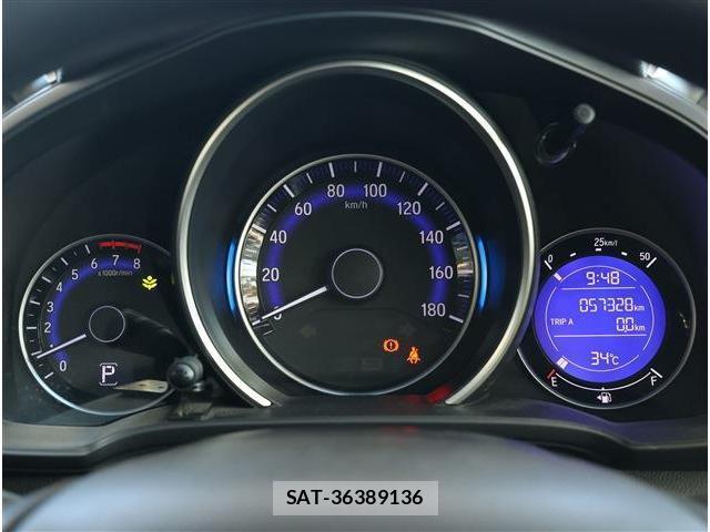 Honda FIT 2016-11 8646971-5