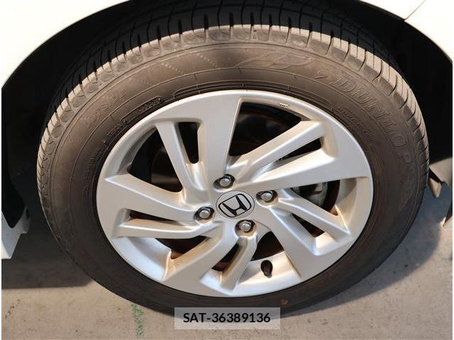 Honda FIT 2016-11 8646971-6