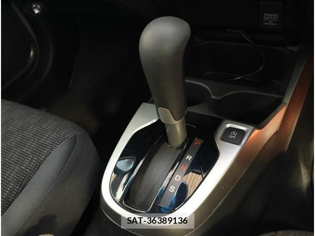 Honda FIT 2016-11 8646971-7