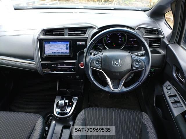 Honda FIT 2019-08 8647525-2