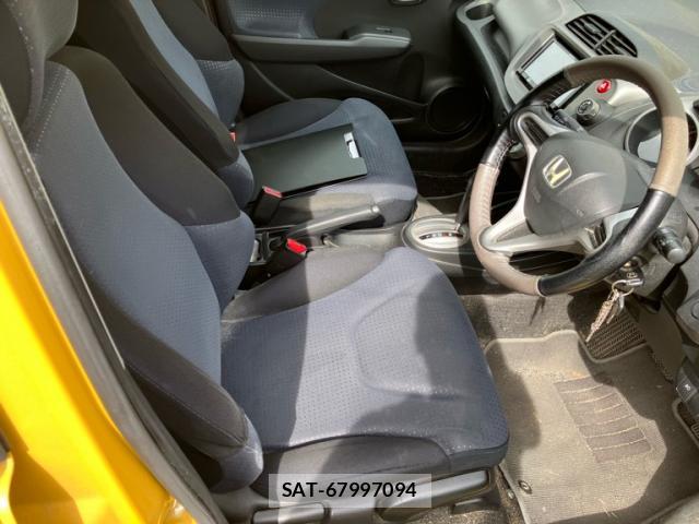 Honda FIT 2007-11 8647997-8