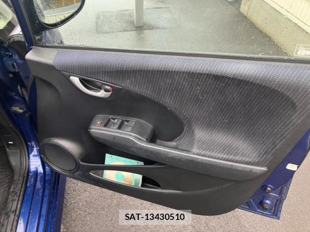 Honda FIT 2011-12 8648431-9