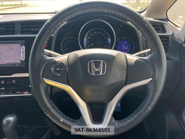 Honda FIT 2015-06 8648442-11