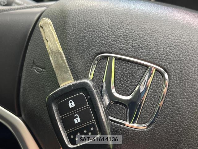 Honda FIT 2014-02 8650765-3