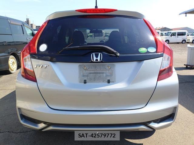 Honda FIT 2019-08 8653368-1