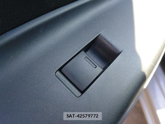 Honda FIT 2019-08 8653368-12