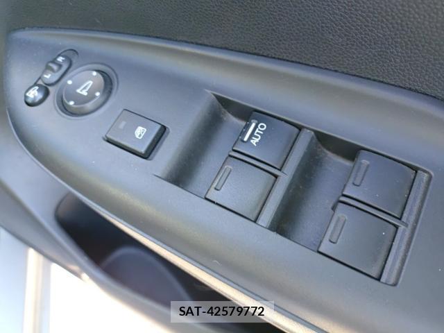Honda FIT 2019-08 8653368-13
