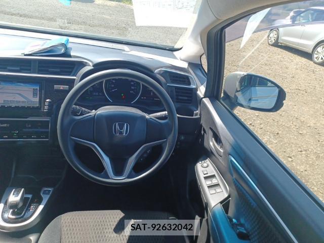 Honda FIT 2018-08 8653427-2