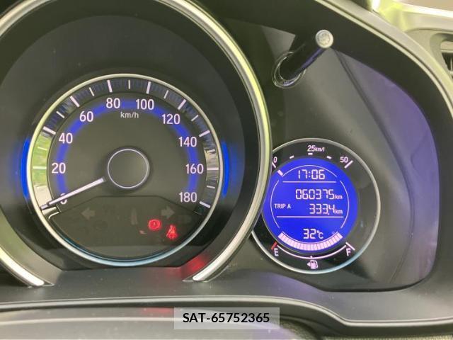 Honda FIT 2016-05 8653586-13