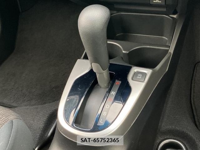 Honda FIT 2016-05 8653586-17
