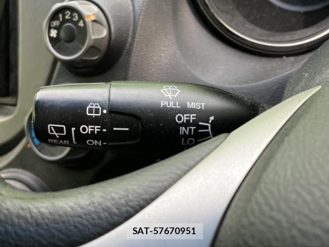 Honda FIT 2012-02 8653777-15