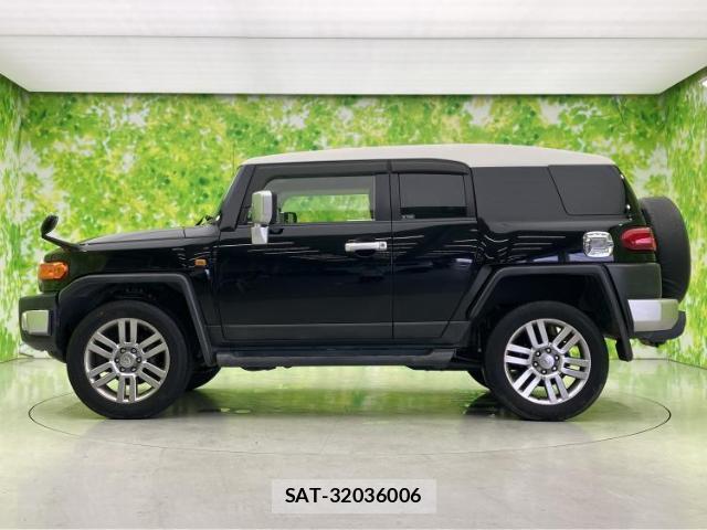 Toyota FJ CRUISER 2017-08 8647953-1