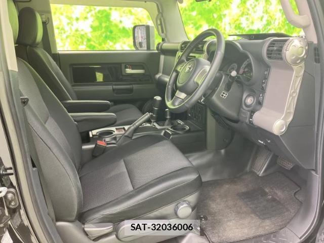 Toyota FJ CRUISER 2017-08 8647953-3