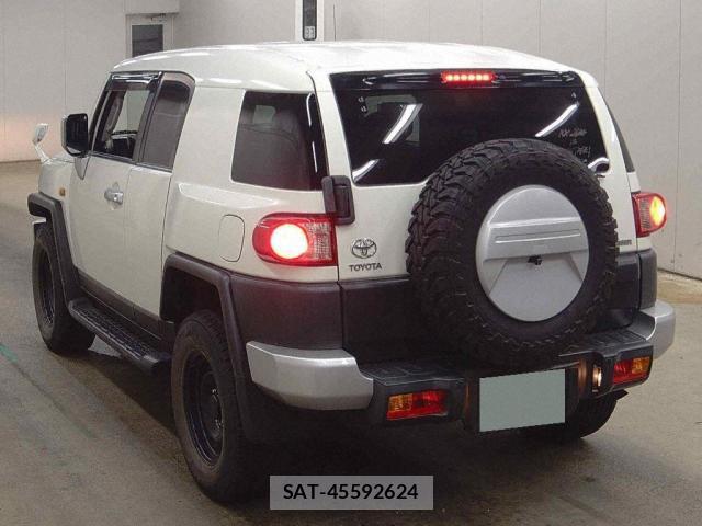 Toyota FJ CRUISER 2016-05 8650986-1