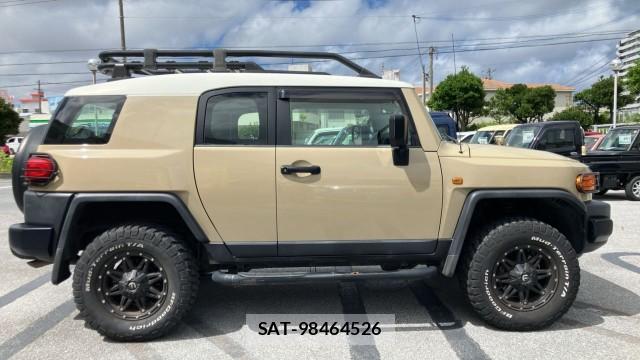 Toyota FJ CRUISER 2011-11 8651395-10