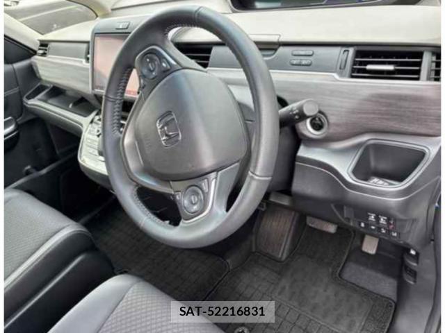 Honda FREED HYBRID 2023-10 8650615-2