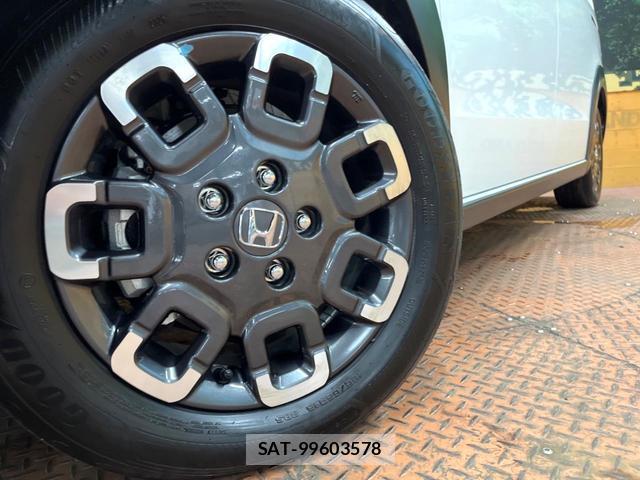 Honda FREED 2025-09 8647296-12