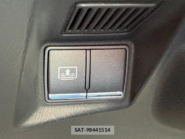 Nissan FUGA HYBRID 2012-03 8653140-12