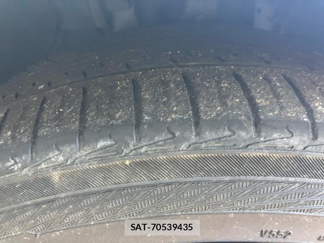 Nissan FUGA 2018-02 8652334-8