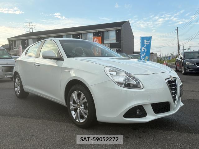 ALFA ROMEO GIULIETTA 2012-04 8653141-14