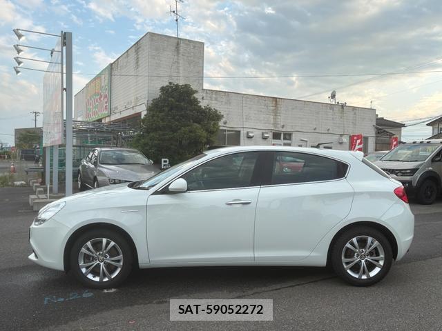 ALFA ROMEO GIULIETTA 2012-04 8653141-2